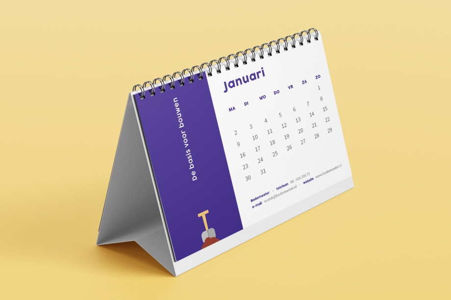 desk-calendar-mockup-ok-2